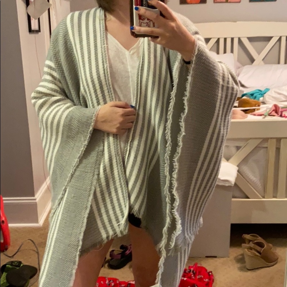 BP Grey and White Shaw. Size XS/S